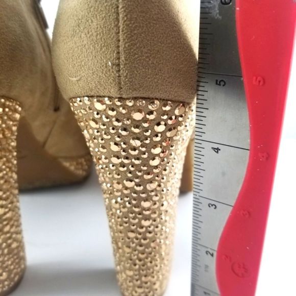Gianni Bini Tan Suede Embellished Chunk Heels Size 10.  S638 - Picture 5 of 9